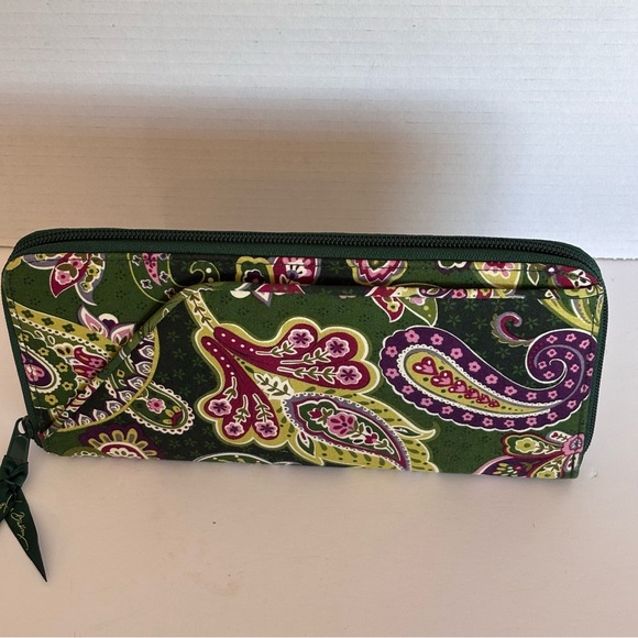 EUC Vera Bradley Green Pink Purple Paisley Print Women's Clutch Wallet - Picture 3 of 9